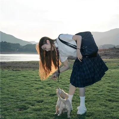 赛马女孩